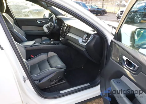 2022 Volvo Xc60 B6 R-Design из США, поврежденный, VIN YV4062RM6N1905972